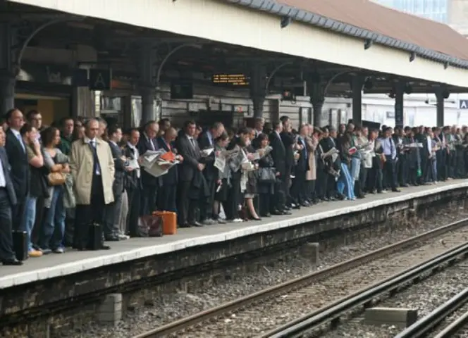 Stazione di Milano nel caos: treni bloccati per 40 minuti