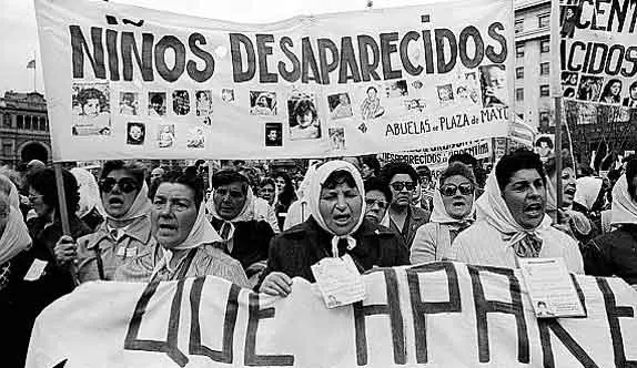 Nonna di Plaza de Mayo ritrova suo nipote dopo 36 anni