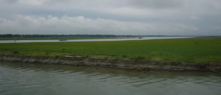 Incidente in Bangladesh, si ribalta un traghetto con 200 persone a bordo