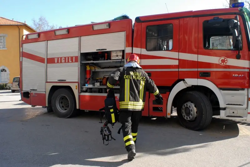 Torino: incendio alla Vtm, fabbrica di verniciatura
