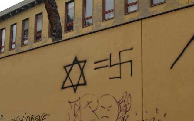 Roma: scritte antisemite riempiono i muri della Capitale
