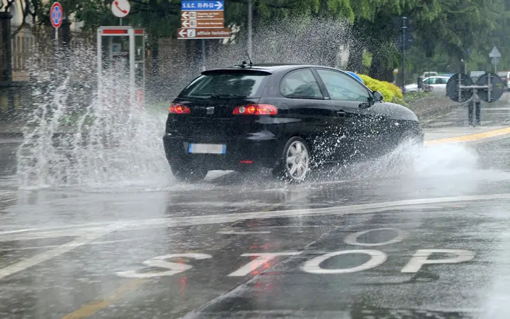 Maltempo, è ancora emergenza nel padovano: bomba d'acqua nelle prime ore del mattino