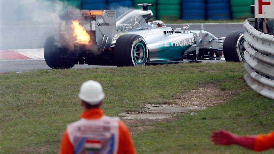 F1, GP Ungheria: Rosberg in pole davanti a Vettel, Hamilton ancora fuori