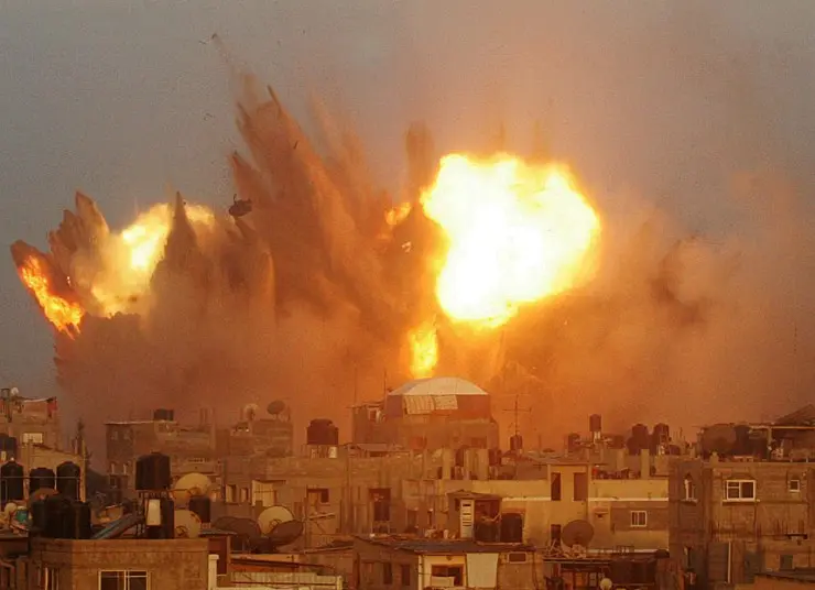 Gaza, colpita scuola Onu: 17 morti tra i profughi palestinesi. Ban Ki-moon: "Sconvolto dall'attacco"