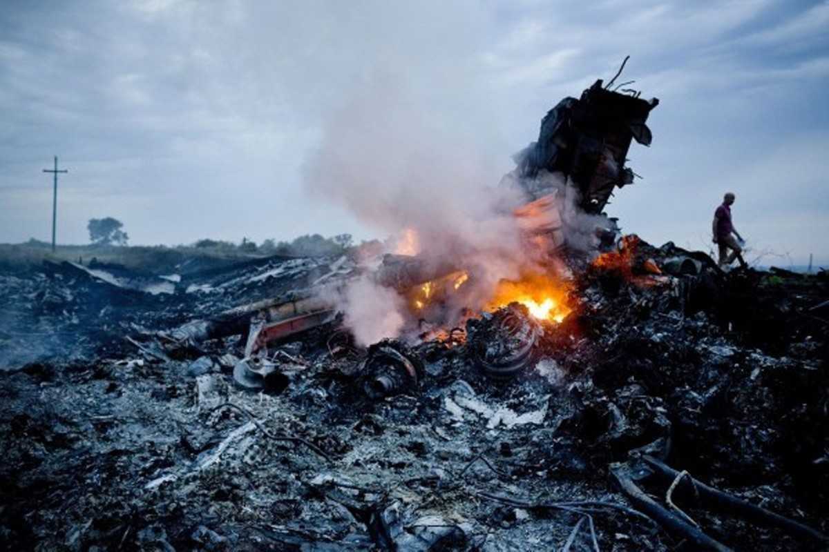 Aereo abbattuto MH17 Malaysia Airlines: esperti inglesi analizzeranno le scatole nere