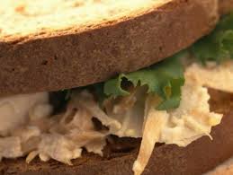 Carne avariata, ritirati sandwich al pollo della multinazionale Starbucks