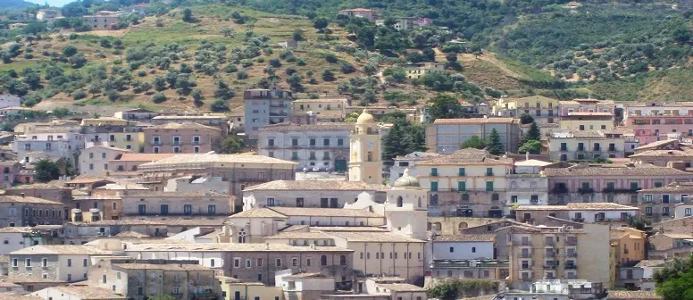 Rossano (CS), "Frutta in fiore" apre le porte all'estate 2014