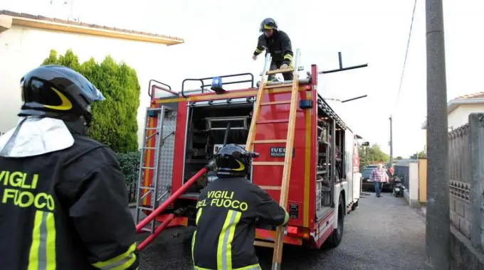 Udine: incendio nel bar di un albergo