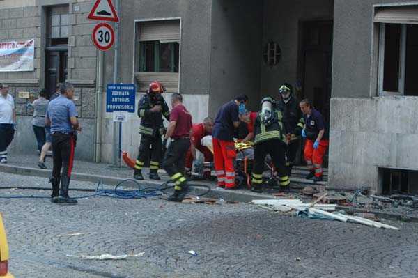 Chivasso, Torino: esplode palazzina, forse la causa è un tentato suicidio