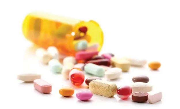 Prende farmaci della mamma e muore bimbo di 5 anni. La madre accusata di omicidio
