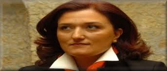 La Presidente Stasi presenta il progetto della Porta di accesso del porto commerciale di Crotone