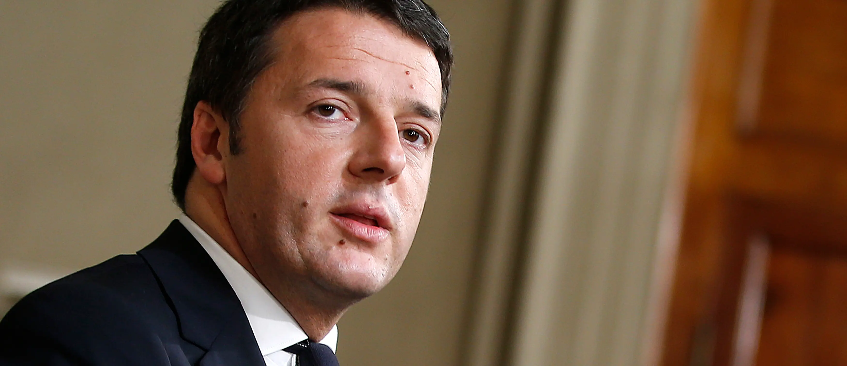 Ppe attacca Renzi: "Le regole vanno rispettate". Il premier: "Non accettiamo morale da nessuno"