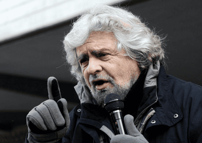 Appello di Grillo all'Ue: "Stop a finanziamenti all'Italia, i soldi vanno alla mafia"
