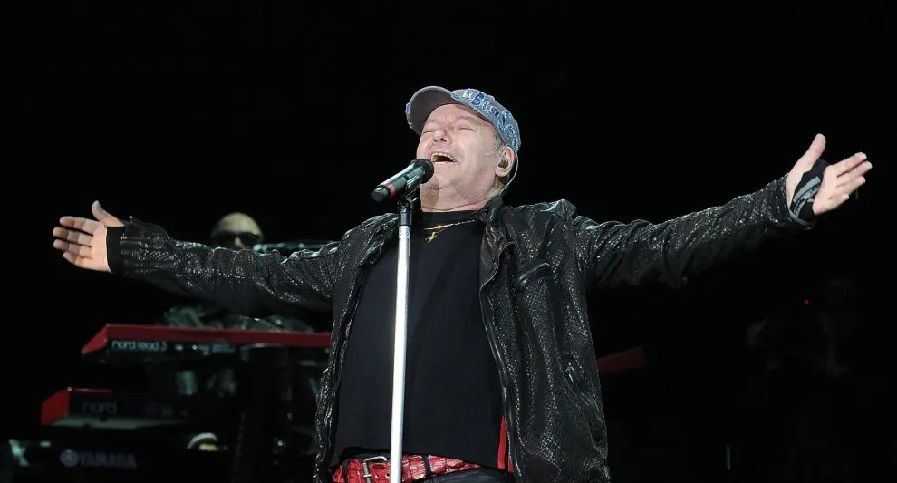Vasco Rossi infiamma lo Stadio Olimpico di Roma con la prima del Live Kom014