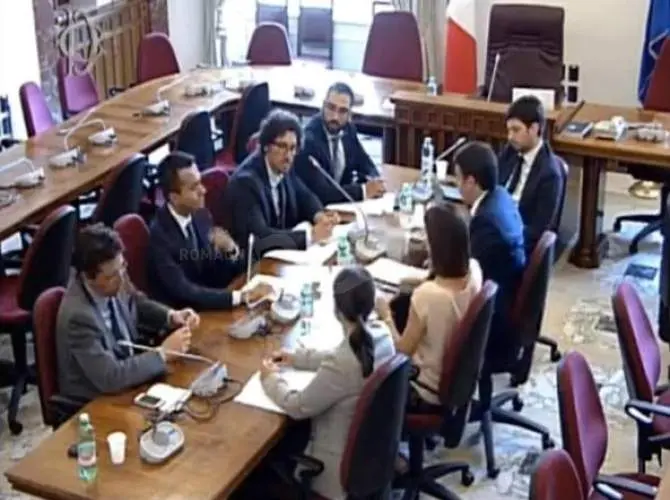 Dialogo Renzi-Movimento 5 Stelle. Si tratta sulle preferenze