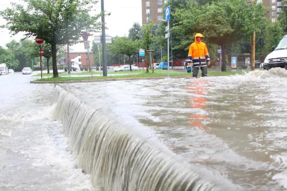 Maltempo: esonda il Seveso a Milano, Brianza allagata, problemi ad Orio