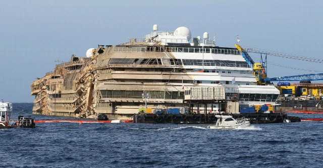 Costa Concordia, sfida aperta tra Genova e Piombino per il trasferimento del relitto