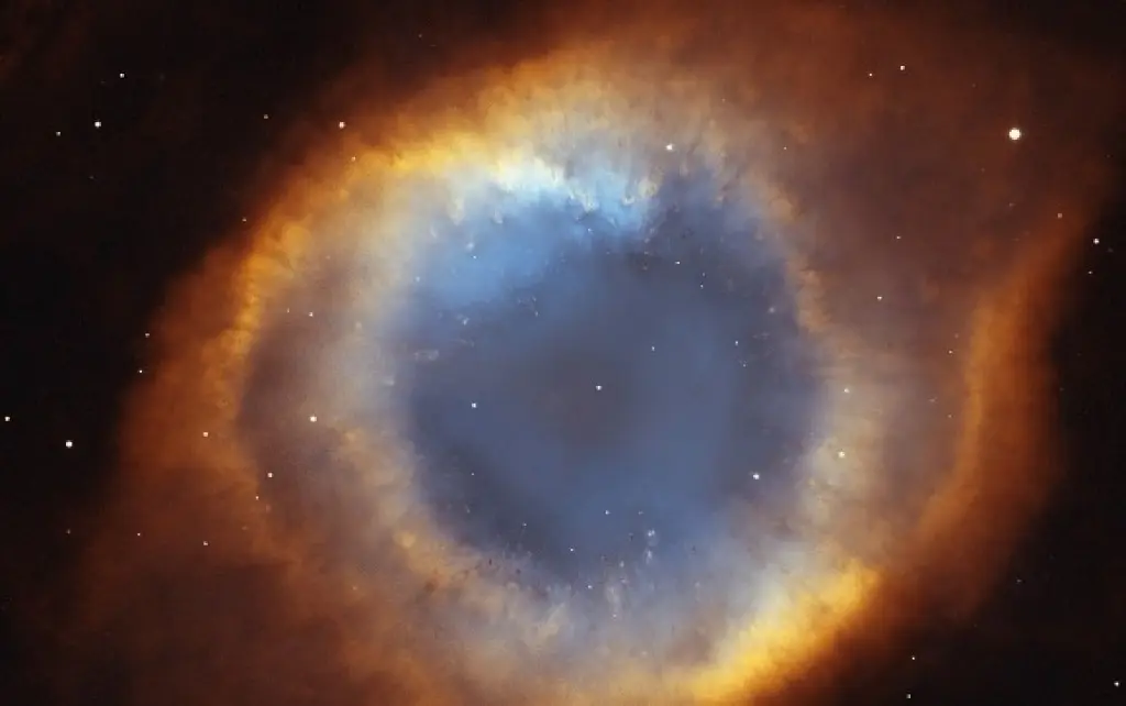 Acqua nei pressi delle stelle morenti