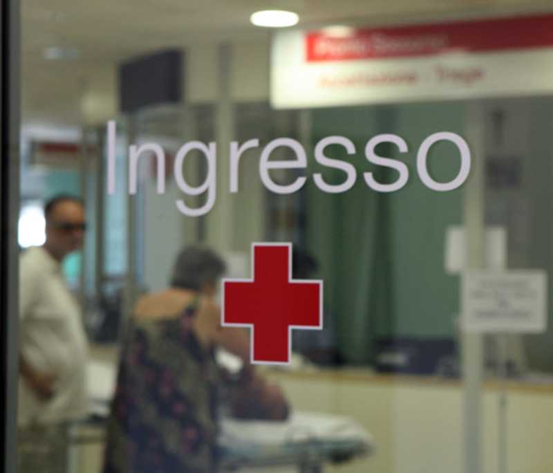 Pescara, 65enne accusa malore e muore davanti al pronto soccorso
