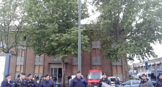 Torino: sgomberata palazzina di Corso Traiano occupata da famiglie