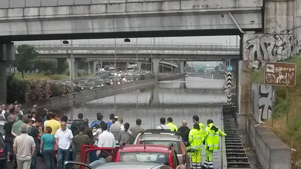 Roma: nubifragio e automobilisti bloccati per ore