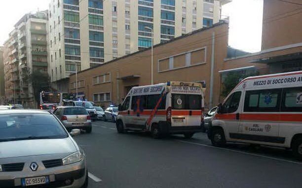 Cagliari, gravi due filippine investite da auto. Conducente, ex presidente Regione,colpito da malore