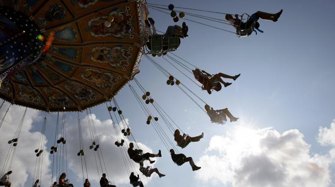 Modena: cede una giostra del luna park, nove feriti