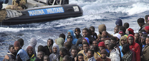 Sicilia, sbarcati nelle ultime 48 ore 3.500 migranti. Fermati 5 presunti scafisti