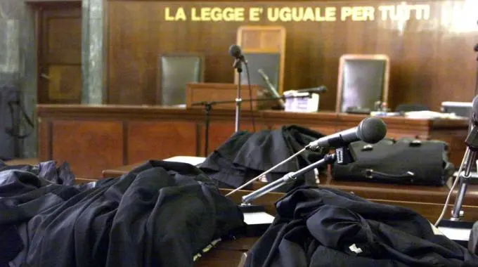 Mafia Romena: chiesta condanna per 16 imputati