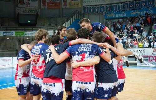 Volley: l'Olimpia non si vuole più fermare, 0-3 a Cosenza