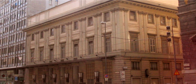 Milano, l'occupazione del Lirico costa cara: danni per 20mila euro