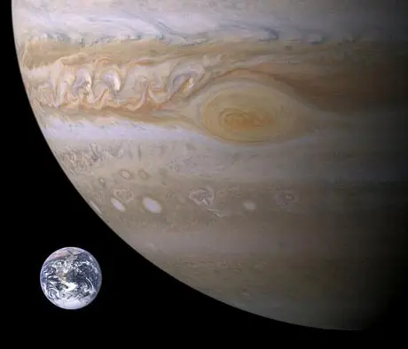 La Grande Macchia Rossa di Giove si sta rimpicciolendo