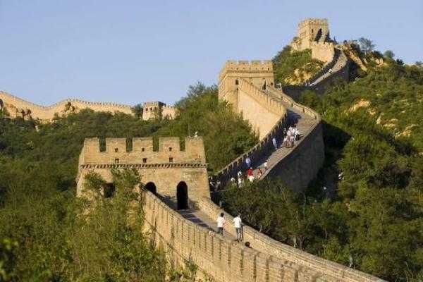 La Cina messa a dura prova dall' "industria" del turismo