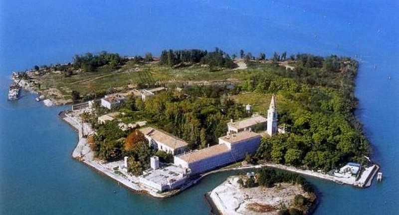 L'isola di Poveglia all'asta comprata da Luigi Brugnaro