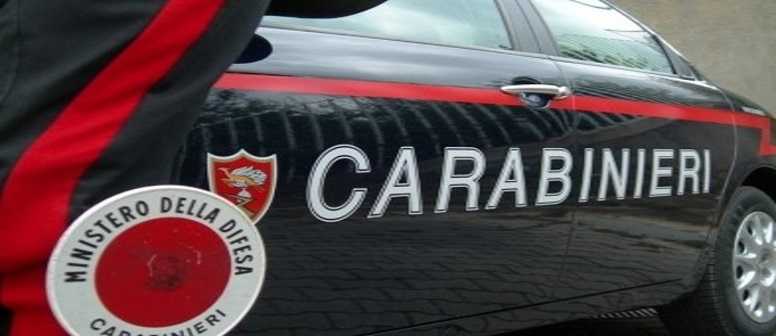 Uomo di 39 anni ruba cellulare a carabiniere: era in caserma per l'obbligo di firma