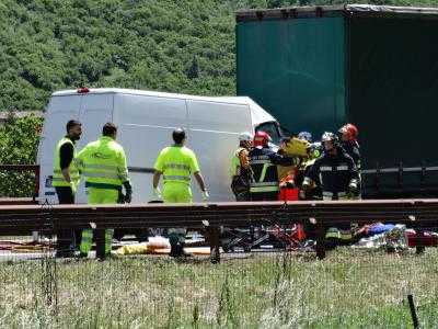 Furgone contro un camion sull'autostrada del Brennero. Tre feriti, uno gravissimo