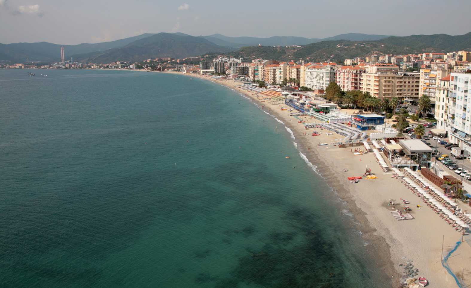Savona conferma la Bandiera Blu 2014 per la spiaggia delle Fornaci e per la Vecchia Darsena
