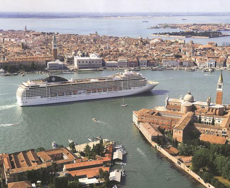 Grandi Navi, riunione oggi a Roma