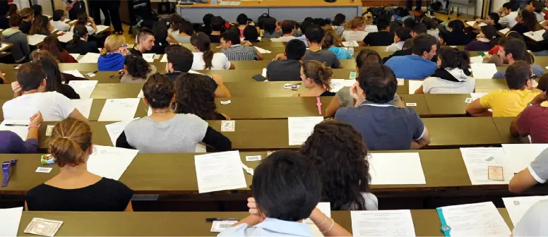 Milano, studenti occupano il teatro Lirico per protesta contro test Invalsi