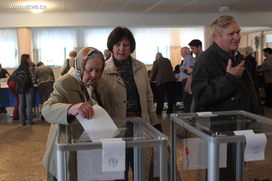 Ucraina, referendum "fai-da-te" nelle regioni orientali: ucciso un civile