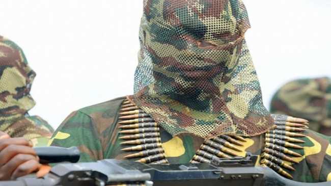 Nigeria, Boko Haram rivendica il sequestro di oltre 200 studentesse. "Saranno vendute come schiave"