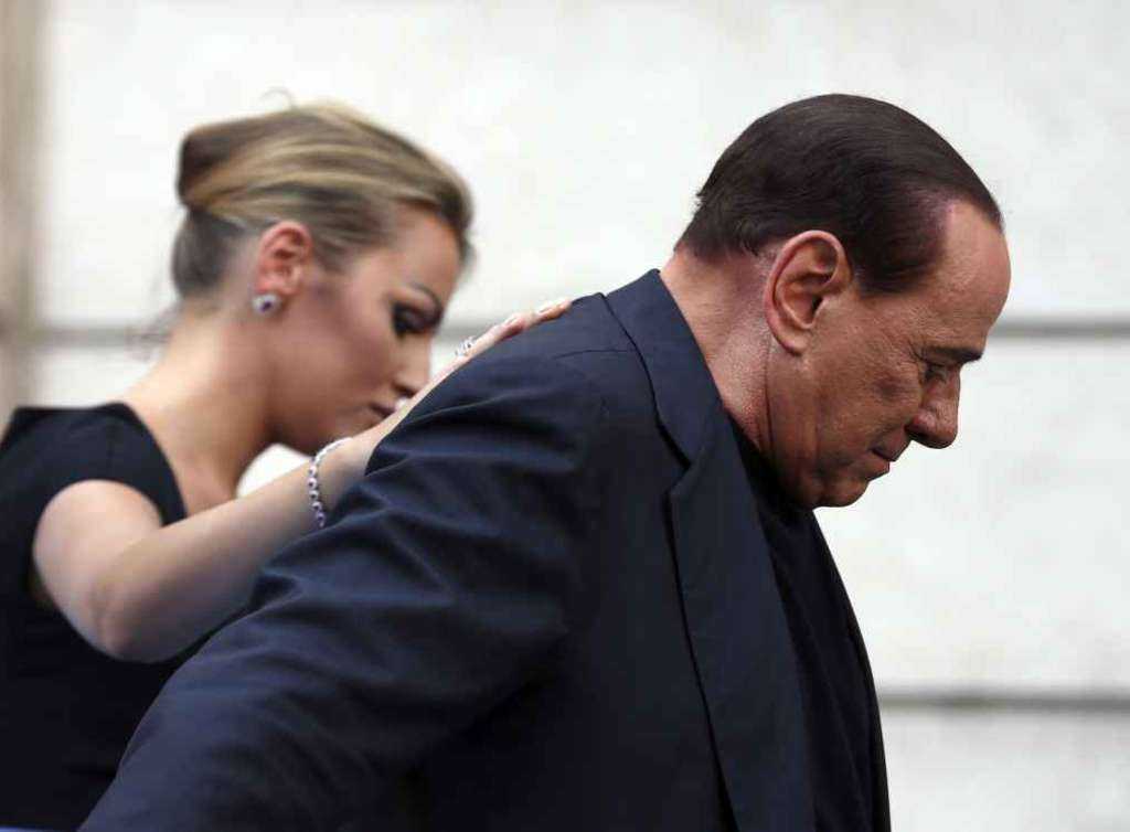 Berlusconi inizierà il 9 maggio i servizi sociali: lavorerà con i malati di Alzheimer