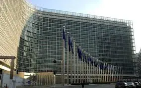 L'Ue condanna l'economia italiana, la burocrazia frena lo sviluppo del Paese