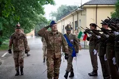 Il Generale Bernardini in visita  al 4° reggimento alpini paracadutisti