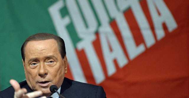 UE: polemica sulle dichiarazioni di Berlusconi sui lager. Merkel: "Affermazioni assurde"