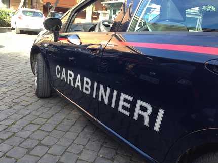 Formia: picchia brutalmente la moglie e la figlia, arrestato quarantanovenne di Minturno