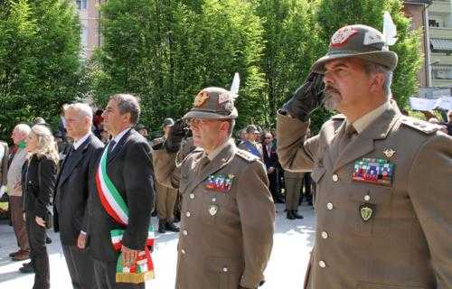 Comando Truppe Alpine: resi gli Onori ai Caduti per la Patria, la Libertà e la Pace