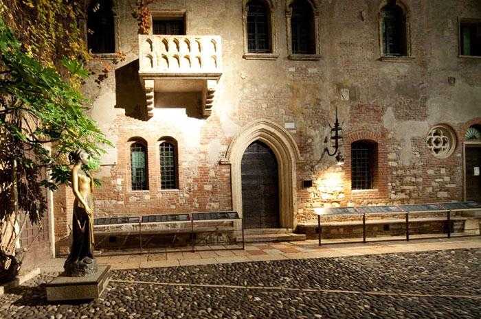 Verona, Comune dà l'ok per spostare l'ingresso della Casa di Giulietta e aumentare prezzo biglietto