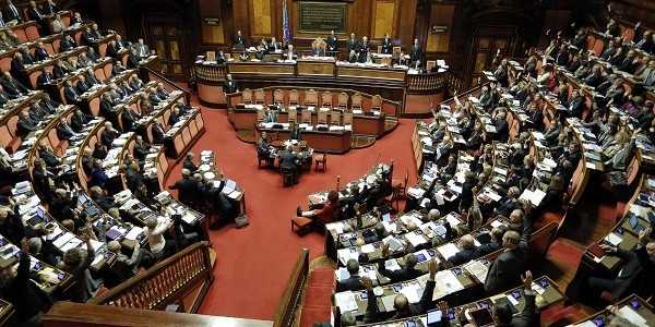 Voto di scambio, il Senato approva la modifica del 416ter. Ma in aula è caos