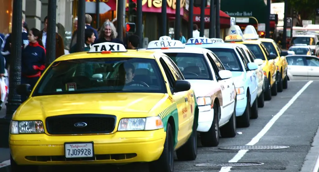 Taxi d'Argento, Forza Italia propone tariffe agevolate per chi ha compiuto 80 anni